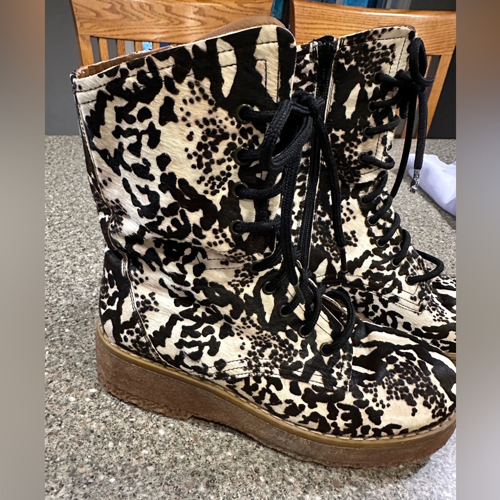 Free People Combat Boot Taos Print Cow Hair Lace Up Lug Brown Black Tan … - Picture 4 of 7